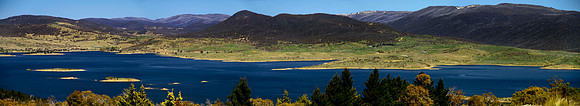 Lake Jindabyne Snowy Mountains